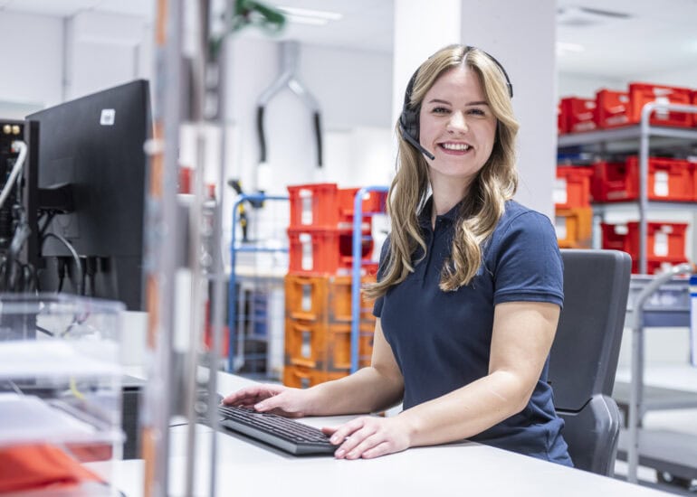 Industrieotografie aus Nürnberg, Portraits von Mitarbeitern für Stellenanzeigen fotografiert von Uwe Mühlhäusser, Industrie und Corporatefotograf aus Nürnberg