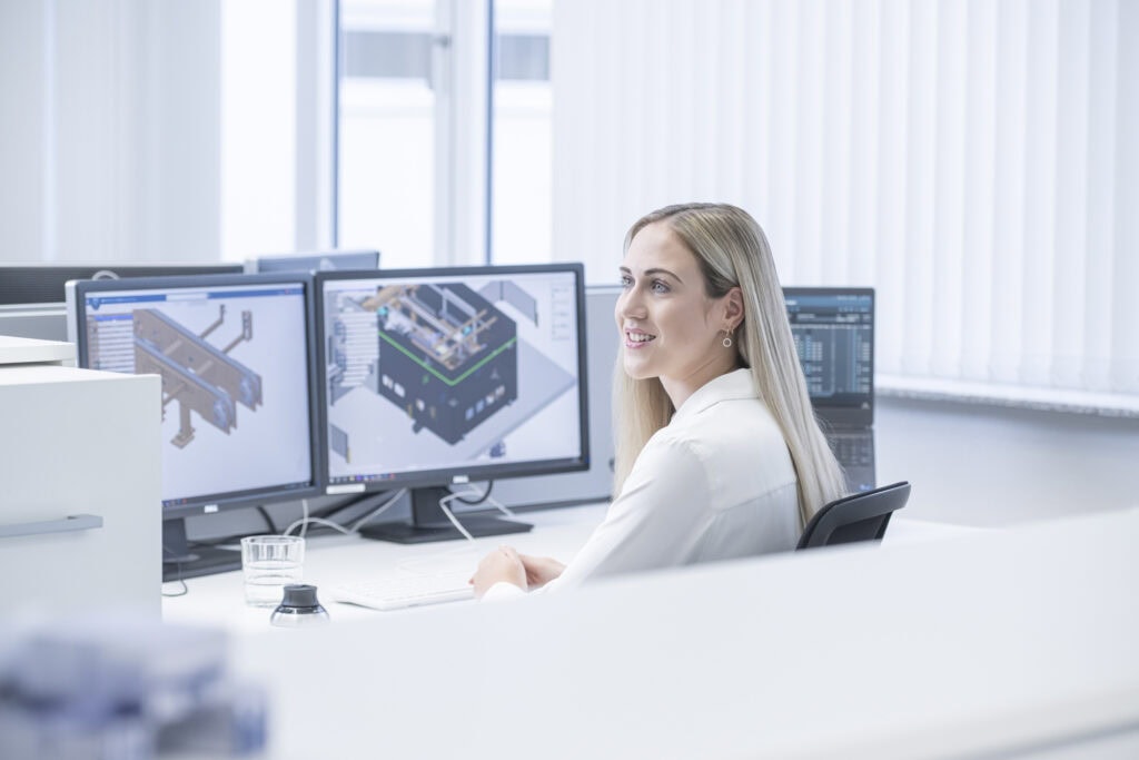 Unternehmensportrait und Mitarbeiterfotografie in der Industrie fotografiert vom Industriefotografen Uwe Mühlhäusser aus Nuernberg