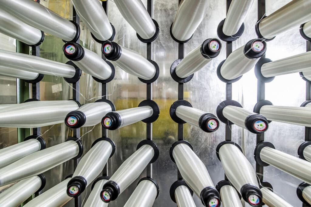 Entdecken Sie die Welt der hochtechnischen Industrie durch die Linse von Uwe Mühlhäußer, Ihrem Experten für Industriefotografie und Unternehmenskommunikation. Tauchen Sie ein in faszinierende Aufnahmen, die die Essenz der modernen Industrie einfangen. Erleben Sie die Kraft visueller Geschichten, die Ihre Unternehmenskommunikation auf ein neues Niveau heben. Vertrauen Sie auf die Expertise eines Industriefotografen, der die Sprache der Technologie beherrscht und Ihre Botschaften mit eindrucksvollen Bildern zum Leben erweckt
