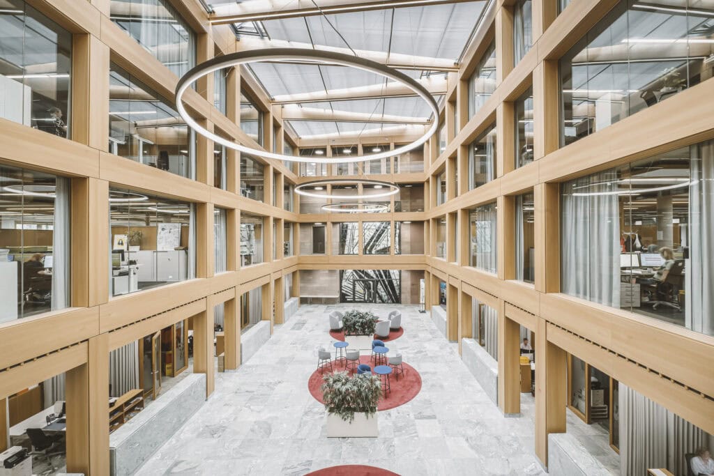 IHK Nürnbeg Haus der Wirtschaft, moderne Architekturfotografie von dem Architekturfotografen Uwe Mühlhäuser, Fotograf aus Nürnberg, spezialisiert auf Industriefotografie, Corporatefotografie, Architekturfotografie und Unternehmenskommunikation